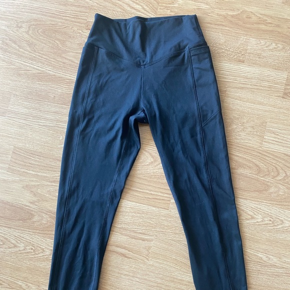 Pink Ultimate Chicago Leggings with Pockets - Picture 2 of 4